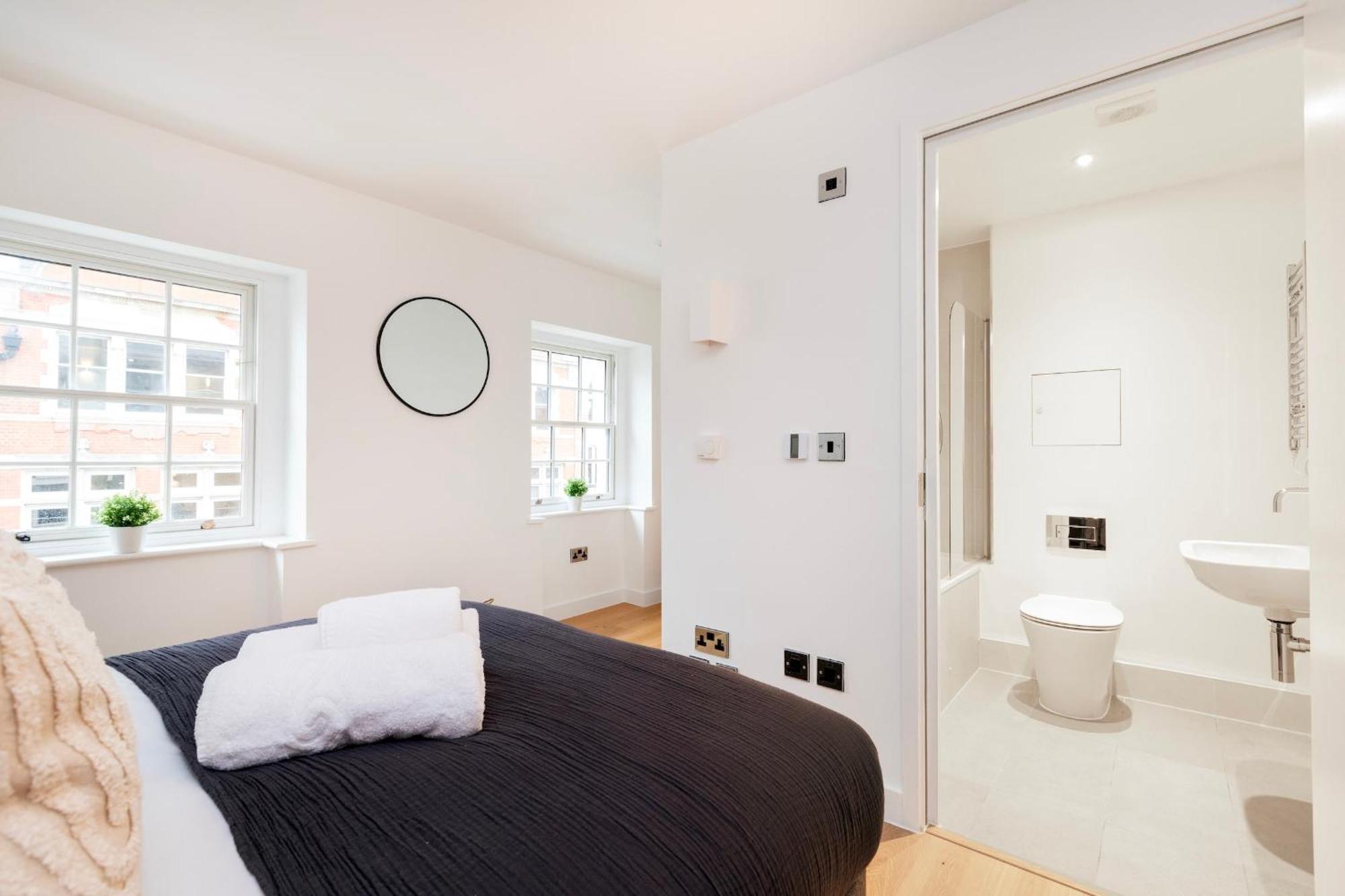 Fitzrovia & Soho - 2Br With Balcony - Cityapartmentstay Londra Exterior foto
