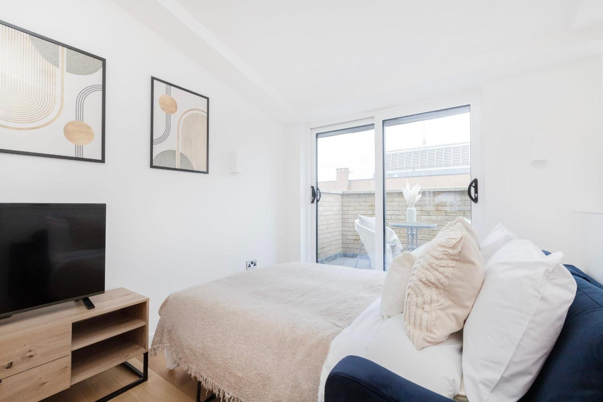 Fitzrovia & Soho - 2Br With Balcony - Cityapartmentstay Londra Exterior foto