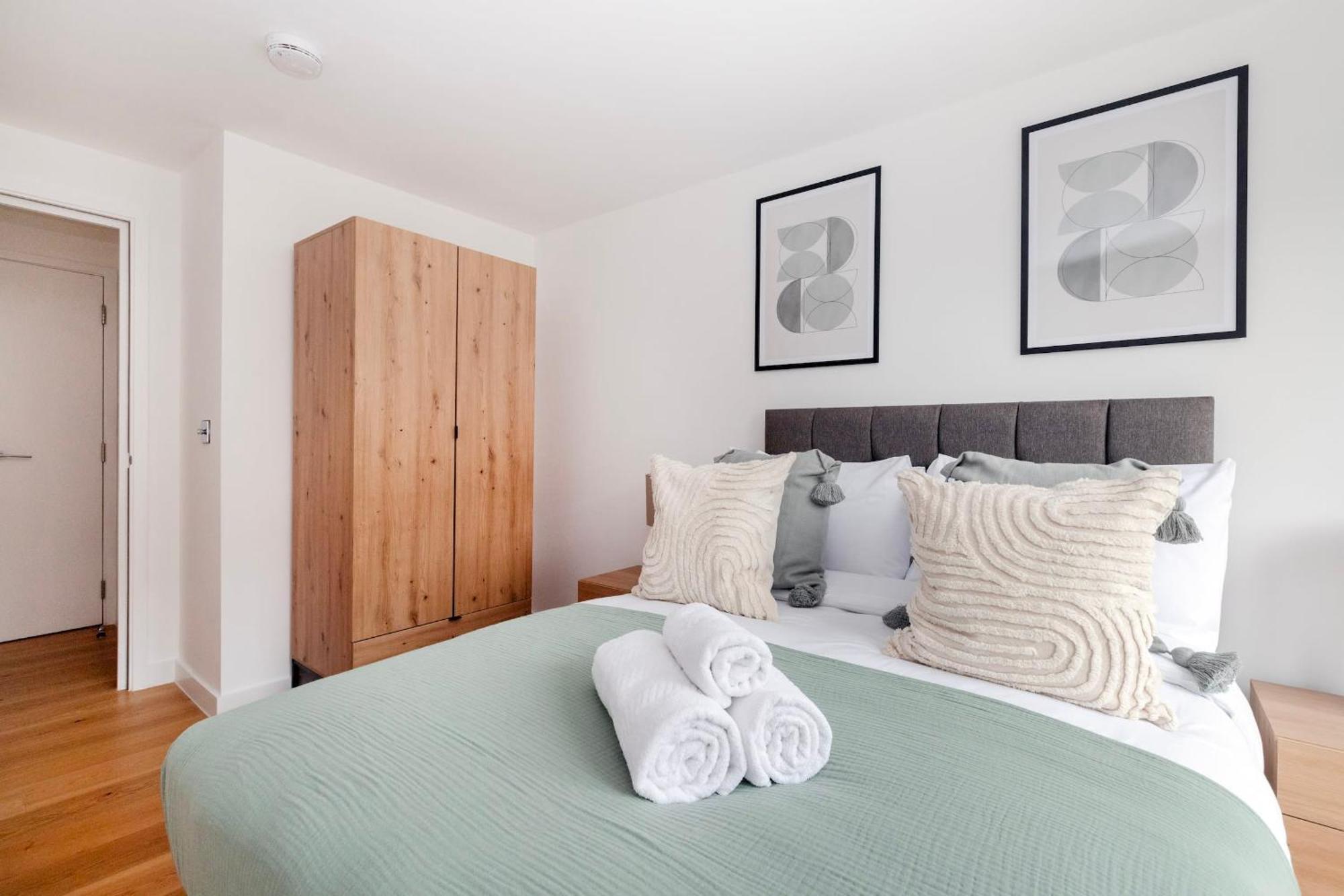 Fitzrovia & Soho - 2Br With Balcony - Cityapartmentstay Londra Exterior foto
