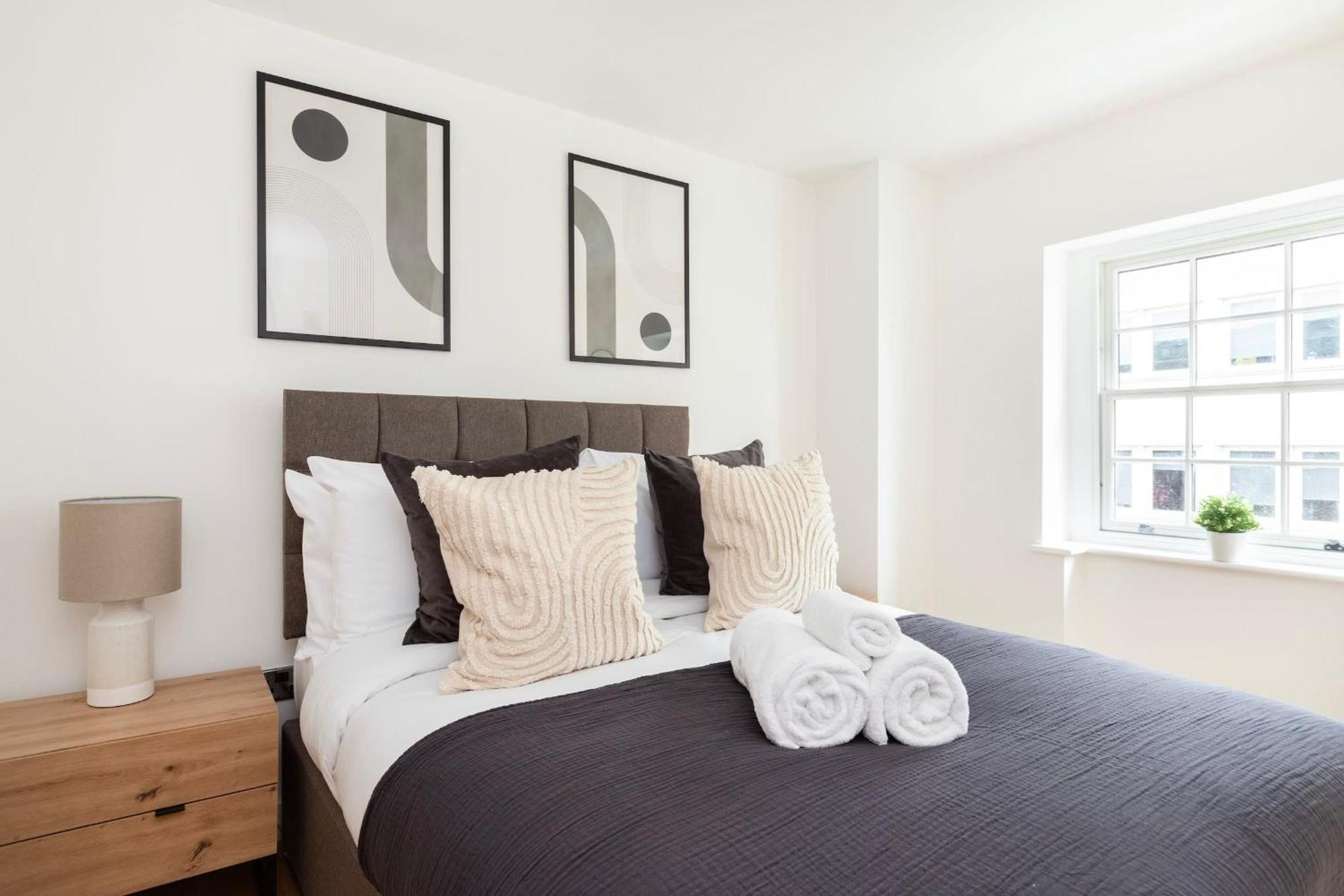 Fitzrovia & Soho - 2Br With Balcony - Cityapartmentstay Londra Exterior foto