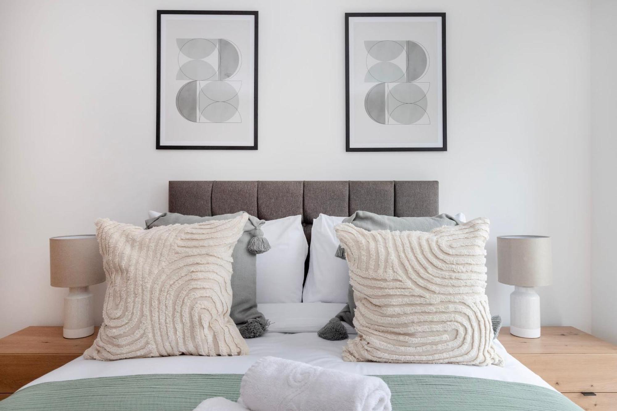 Fitzrovia & Soho - 2Br With Balcony - Cityapartmentstay Londra Exterior foto